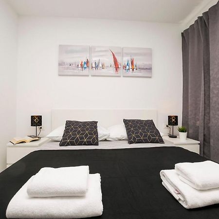 Apartments And Rooms Adriatic Suites Šibenik Екстериор снимка