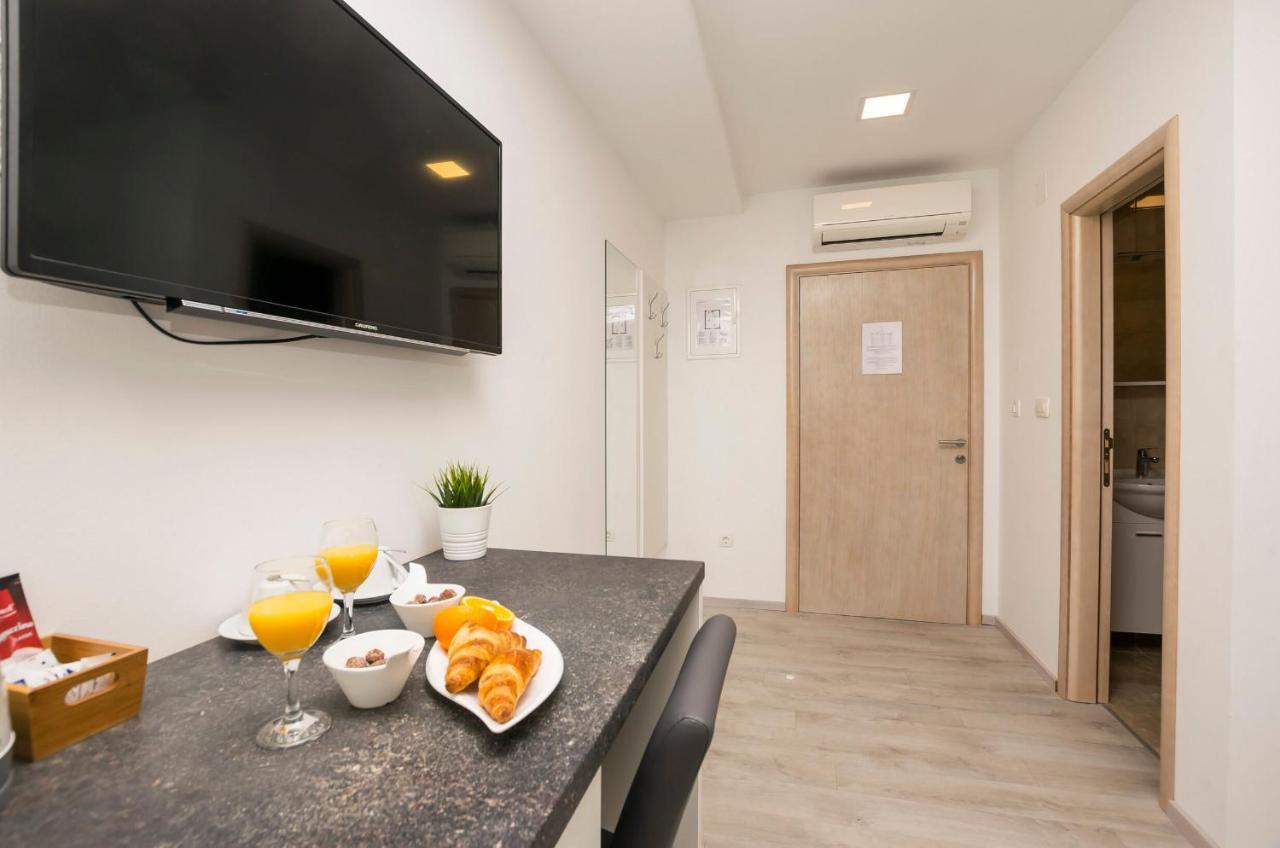 Apartments And Rooms Adriatic Suites Šibenik Екстериор снимка