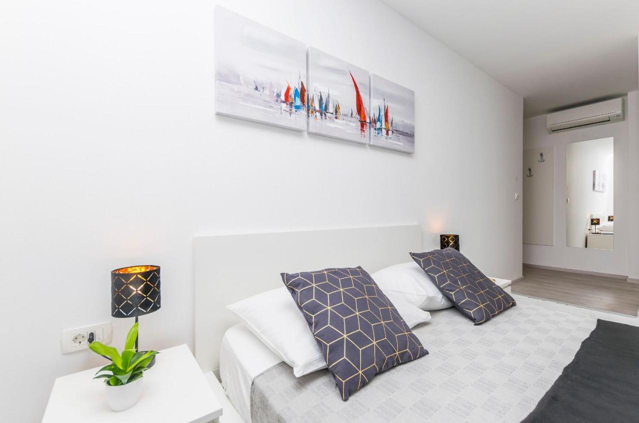 Apartments And Rooms Adriatic Suites Šibenik Екстериор снимка