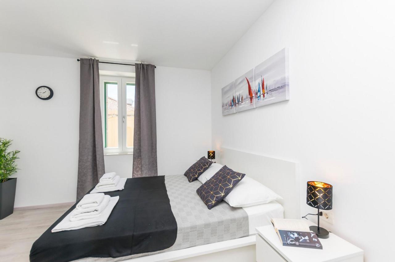 Apartments And Rooms Adriatic Suites Šibenik Екстериор снимка