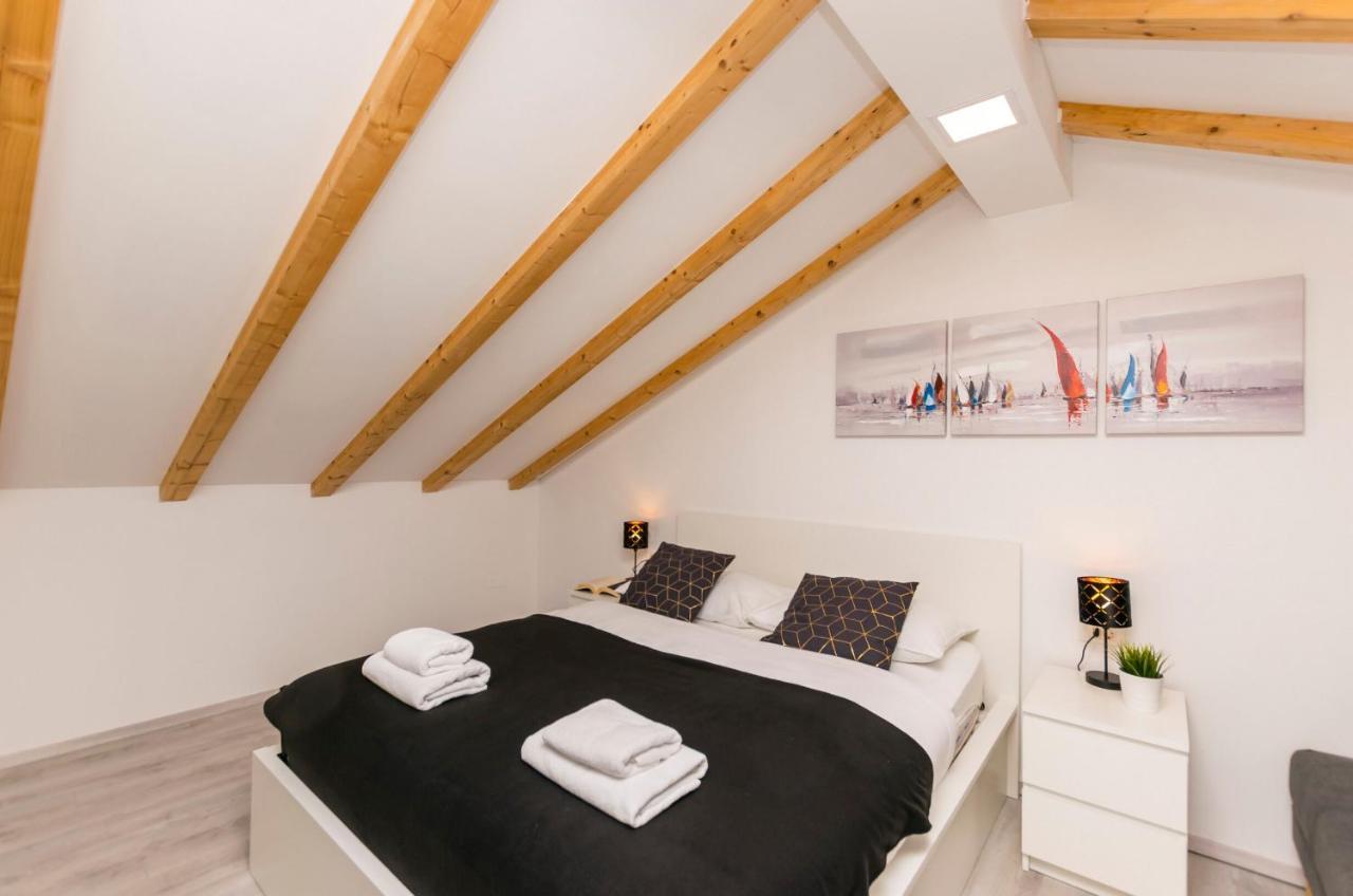 Apartments And Rooms Adriatic Suites Šibenik Екстериор снимка