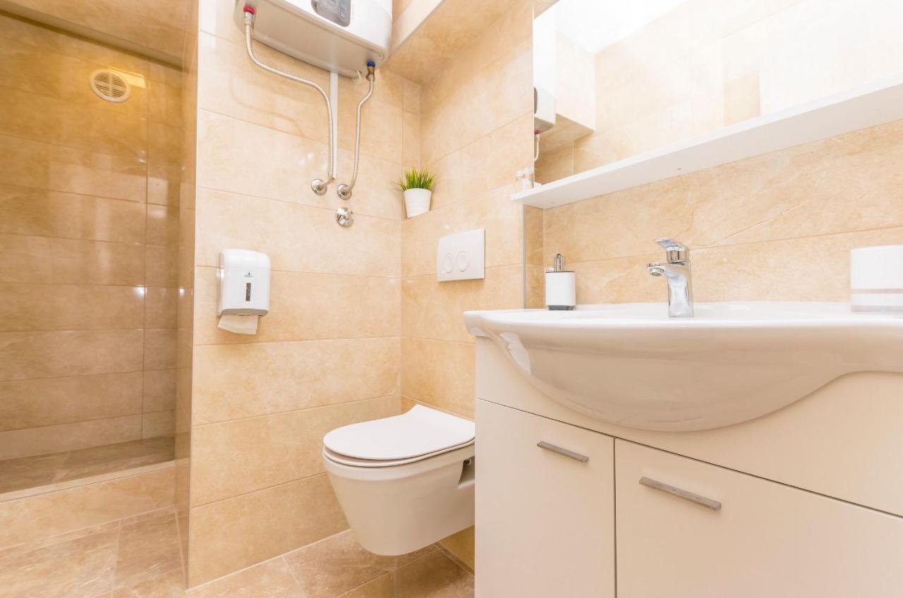 Apartments And Rooms Adriatic Suites Šibenik Екстериор снимка