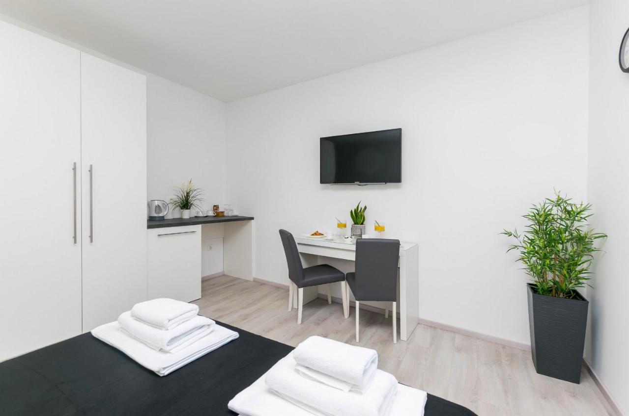 Apartments And Rooms Adriatic Suites Šibenik Екстериор снимка