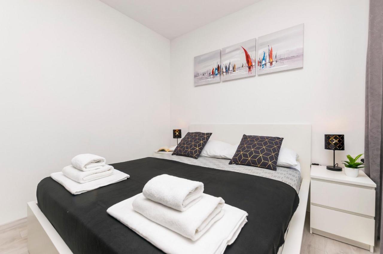 Apartments And Rooms Adriatic Suites Šibenik Екстериор снимка