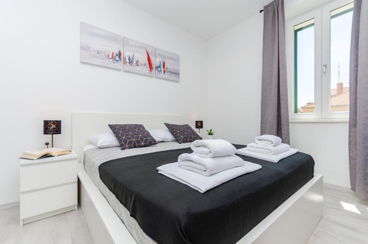 Apartments And Rooms Adriatic Suites Šibenik Екстериор снимка