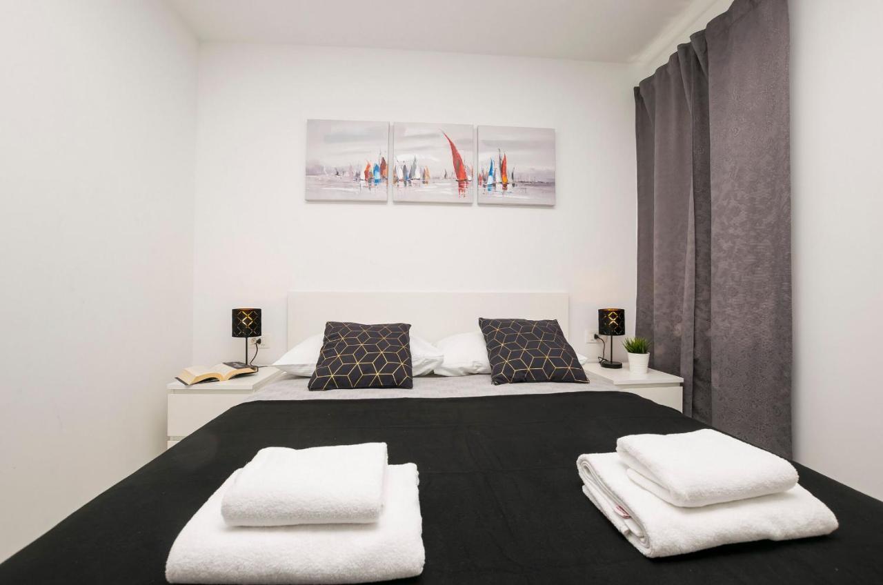 Apartments And Rooms Adriatic Suites Šibenik Екстериор снимка