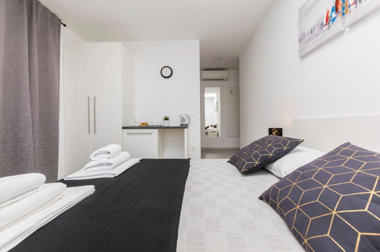 Apartments And Rooms Adriatic Suites Šibenik Екстериор снимка