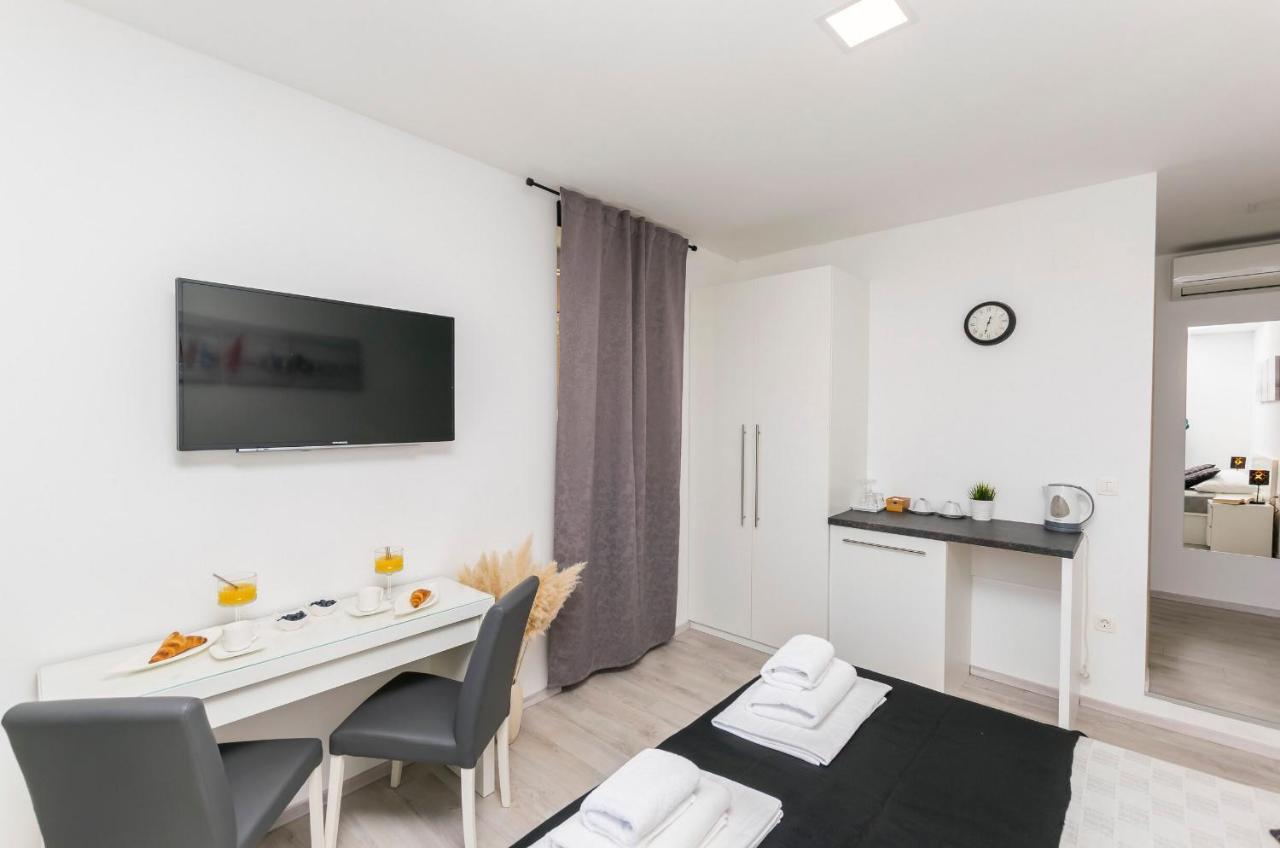Apartments And Rooms Adriatic Suites Šibenik Екстериор снимка