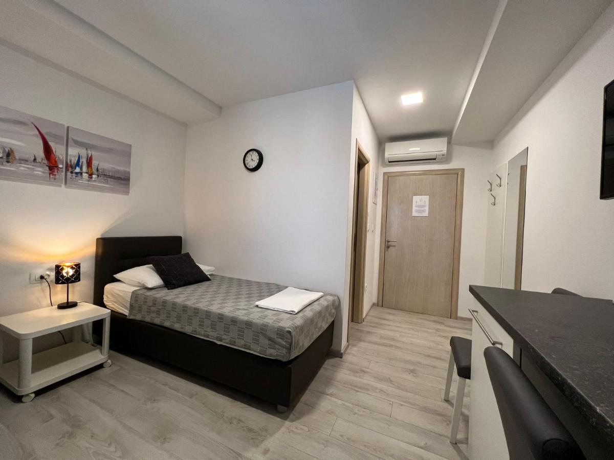Apartments And Rooms Adriatic Suites Šibenik Екстериор снимка